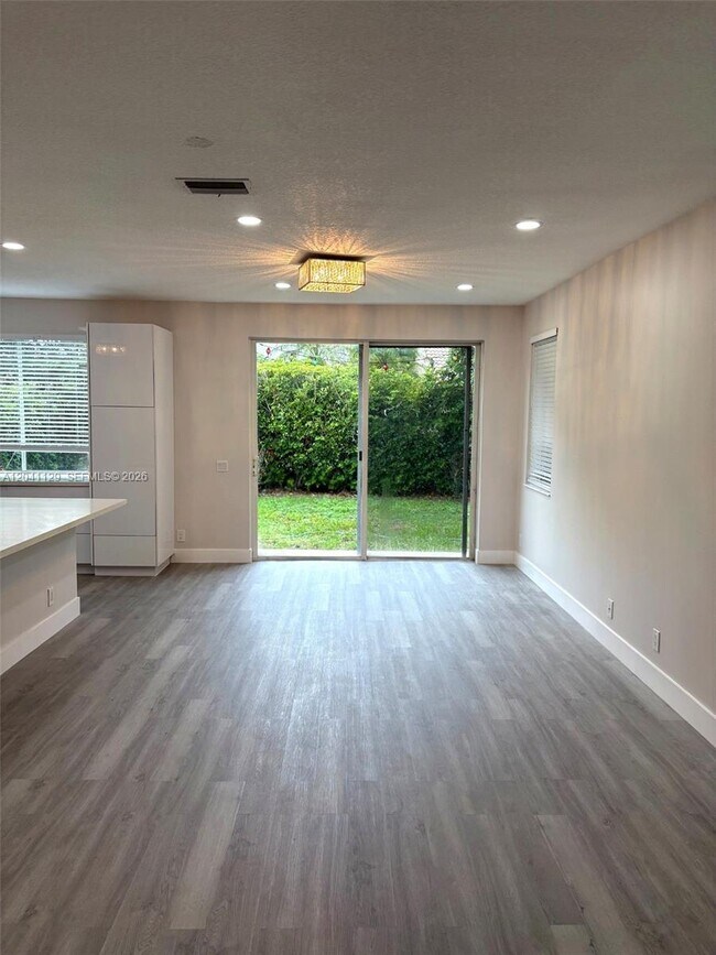 Photo - 1528 Salerno Cir
