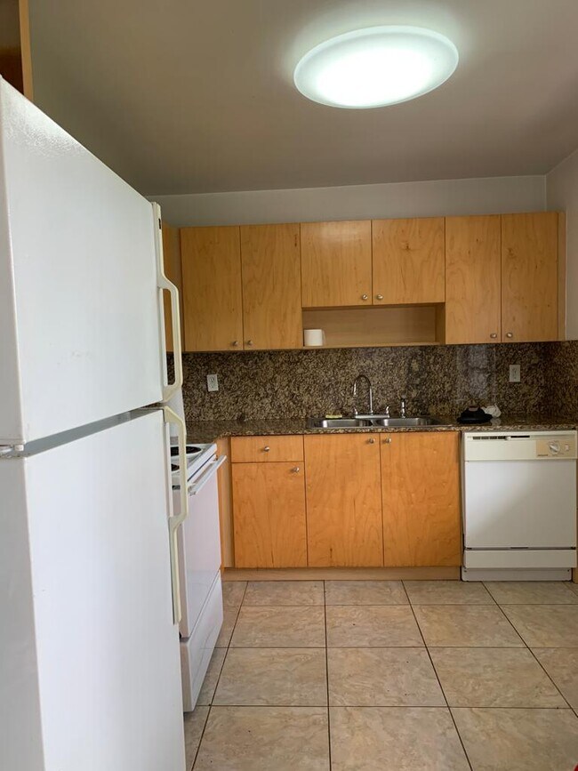 Lomar Apartments For Rent in Hollywood, FL