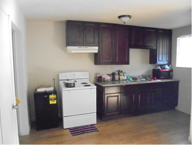 Photo - 2139 Highway 90 W