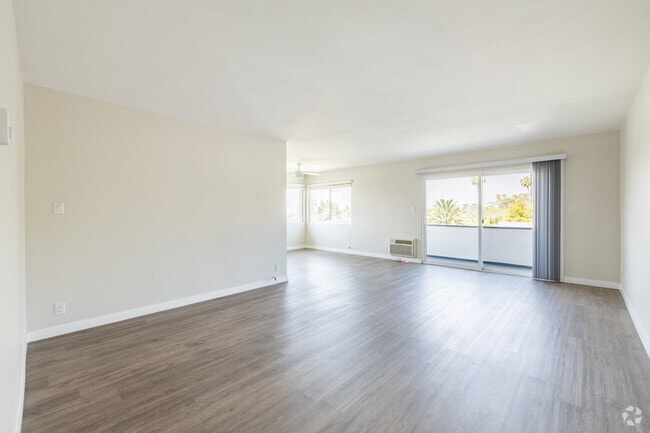 Interior Photo - Martel Royale Rental