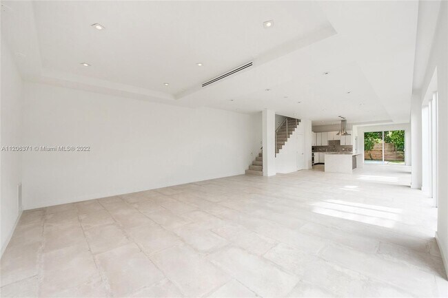 Photo - 2910 Virginia St