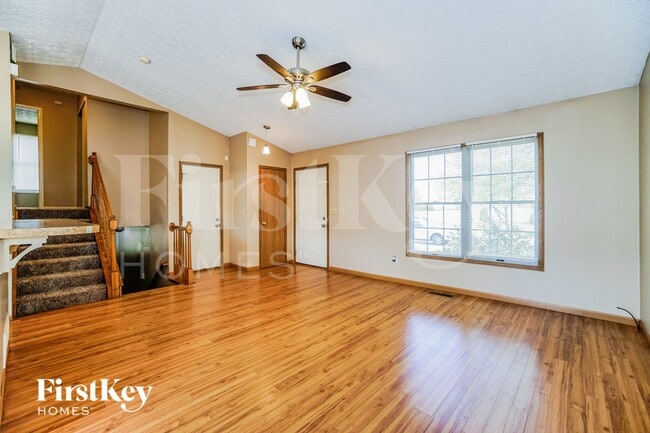 Photo - 5673 Larksdale Dr