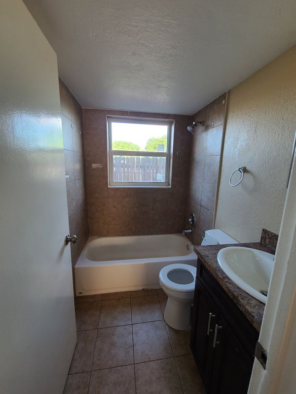 Photo - 1200 AC Evans St