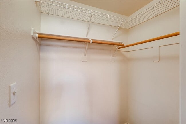 Building Photo - 9050 W Warm Springs Rd Unit 2098