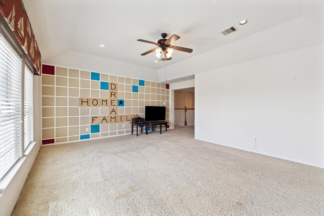 Photo - 2088 Silverthorn Ln