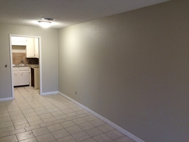 Photo - 821 Hardy Springs Cir Unit A