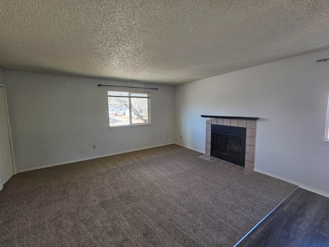 Photo - 1855 Zebulon Dr Unidad A