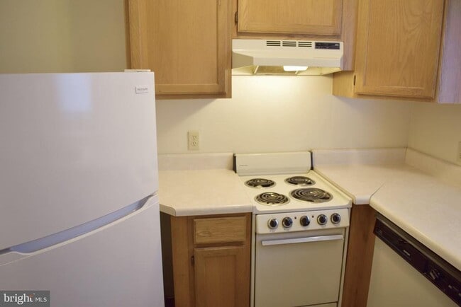 Photo - 945 Orchard Dr
