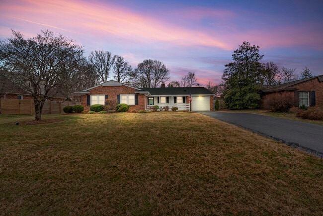 Photo - 8608 Whipps Bend Rd