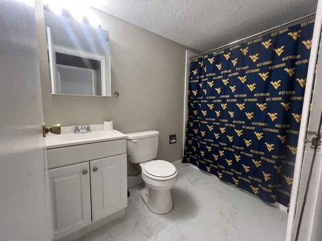 Photo - 143 Bradley St