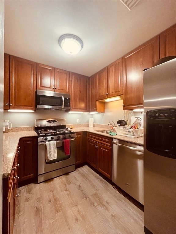 Building Photo - 318 Rindge Ave Unit 304
