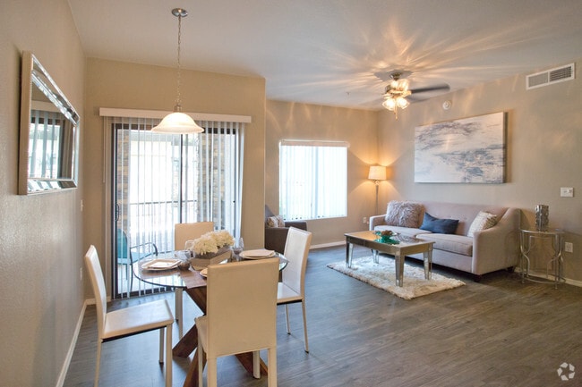 2BR, 2BA - 983 SF