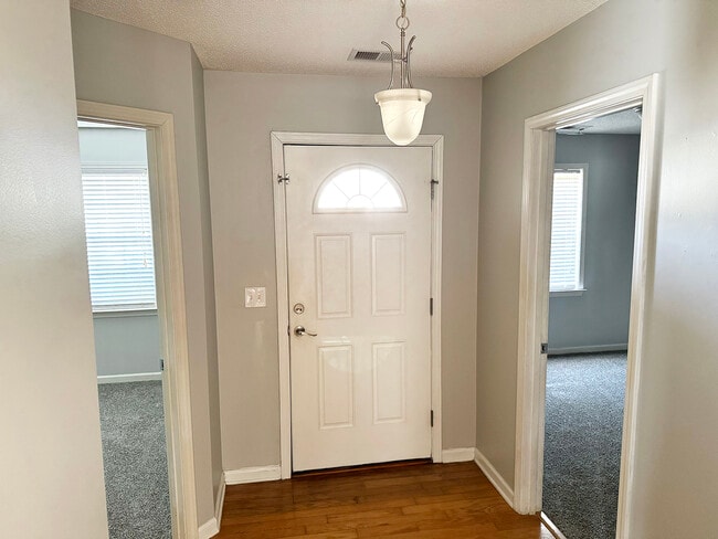 Photo - 1005 Dayton Ct