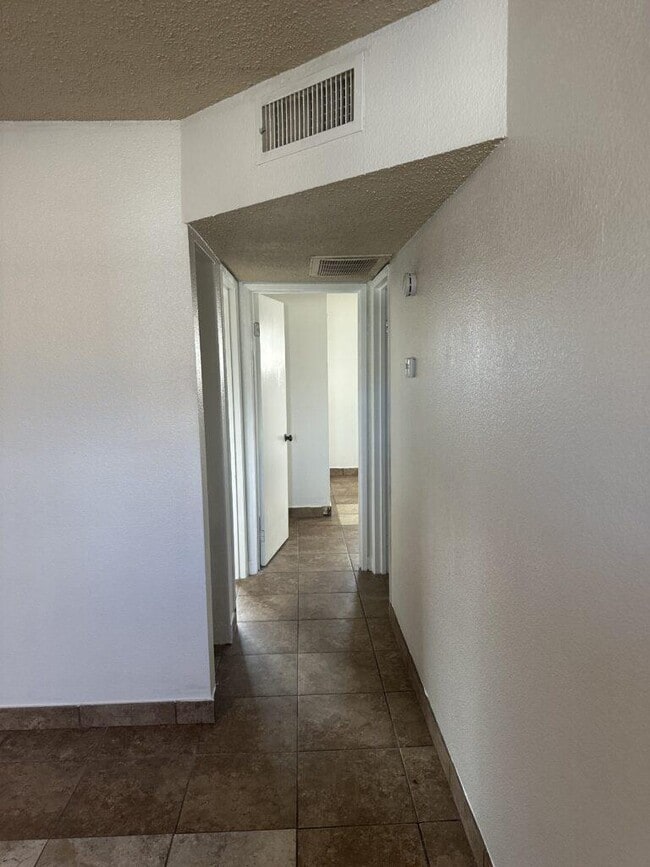 Photo - 2321 Ellis St Unit 3