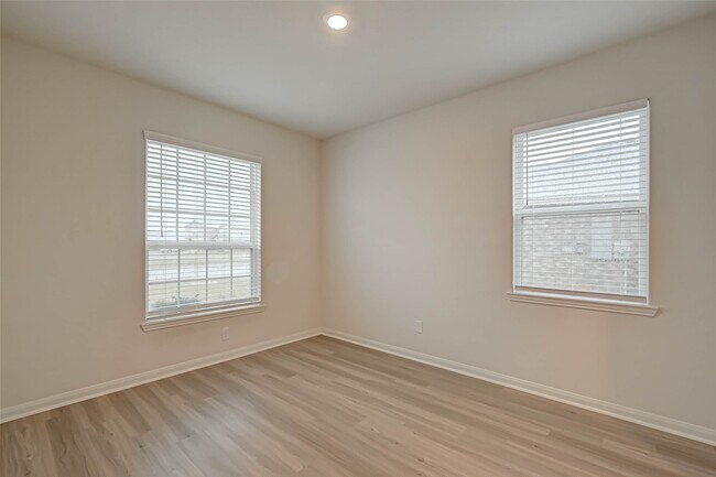 Photo - 305 Wayne County Dr