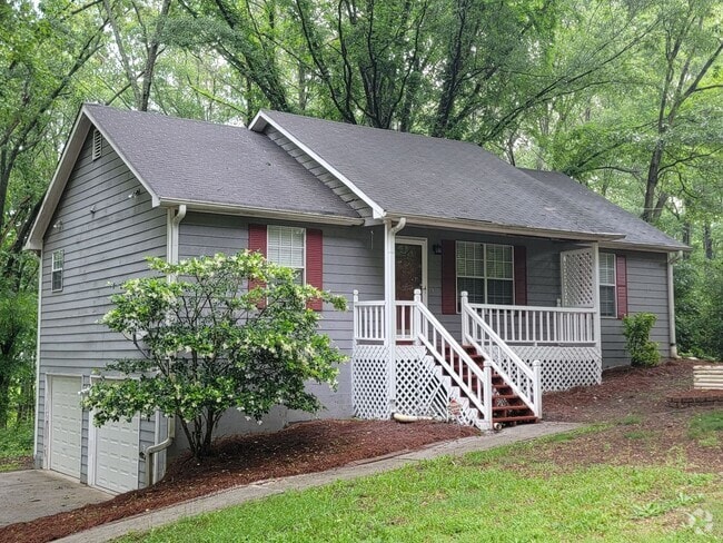 Building Photo - Charming Douglasville Home with Bonus Base...