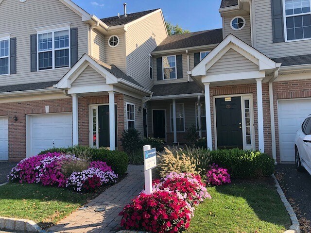 River Bend at Florham Park Apartments For Rent in Florham