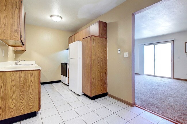 Photo - 2 BED 1 BATH UPPER LEVEL APARTMENT Unit 6