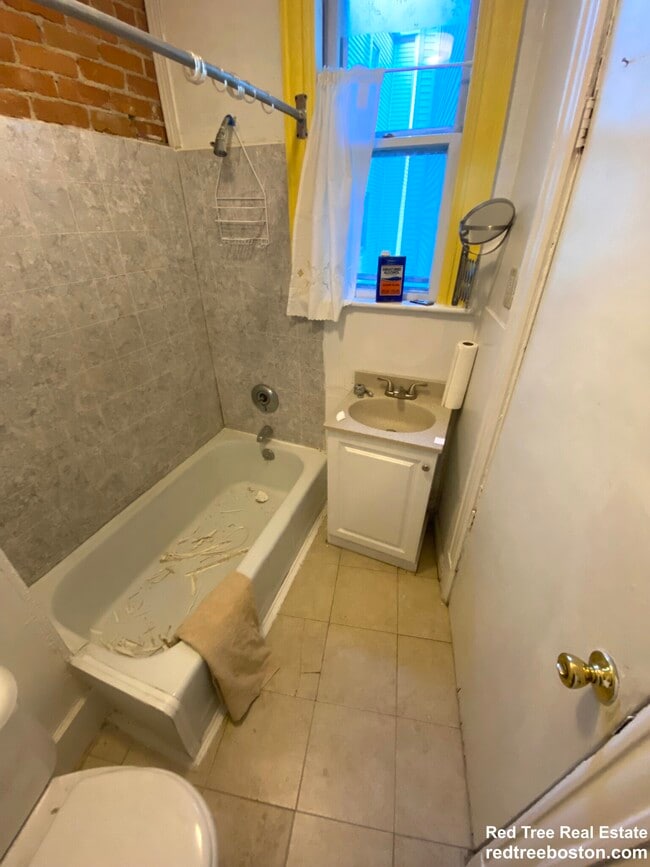 Photo - 539 Washington St