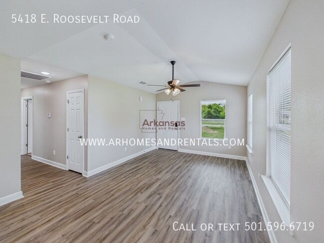 Building Photo - 5418 E Roosevelt Rd