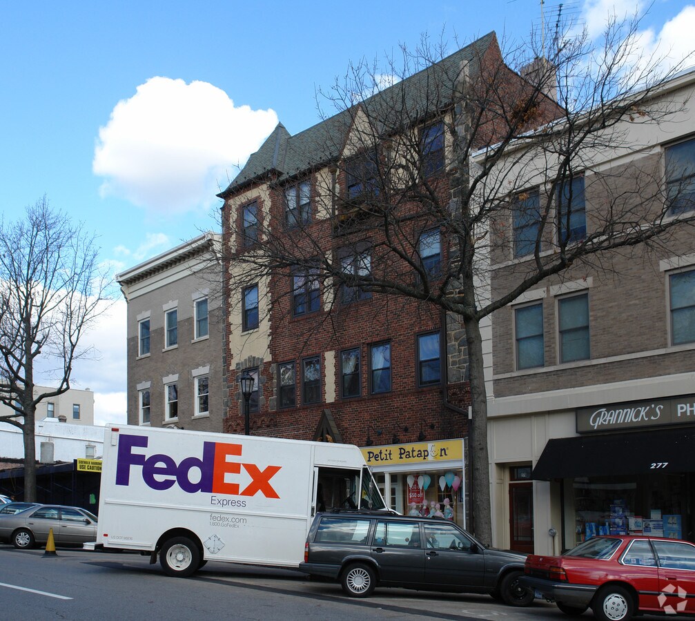 Photo - 271-273 Greenwich Ave