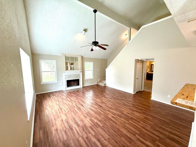 Photo - AVAILABLE NOW! Two Story 4 Bedroom / 2.5 B...