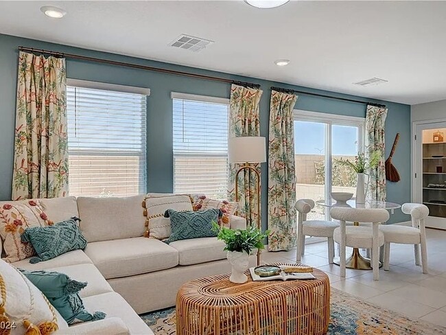 Photo - 909 Cadence Vw Wy