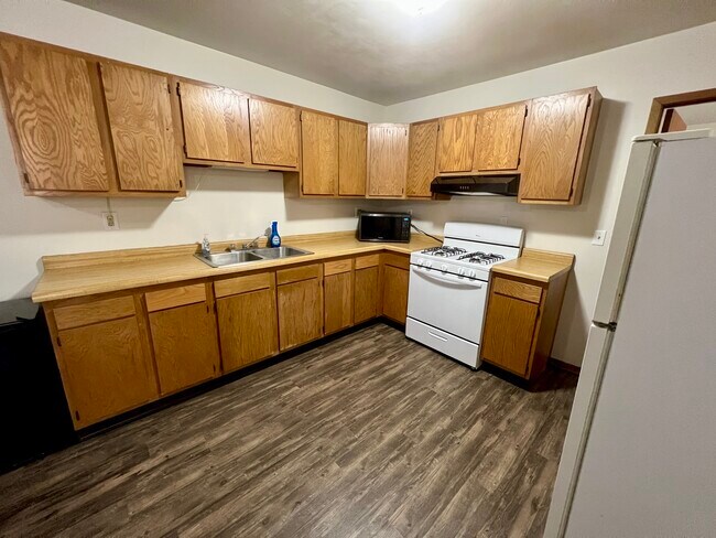 Photo - 103 Grand Ave E Unit 2