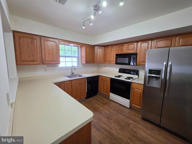 9 Gristmill Dr