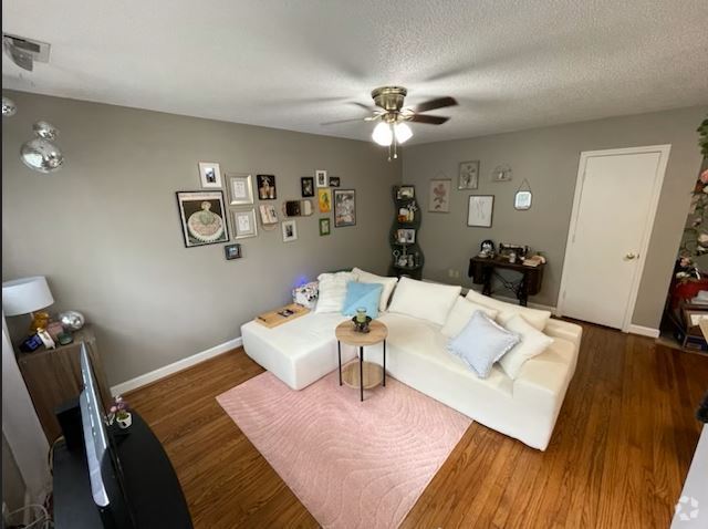 Building Photo - 1301 Richmond Pl Rental