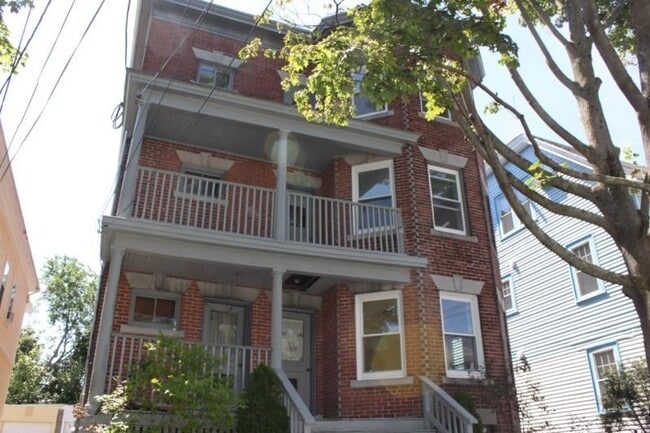 Building Photo - 39-41 Cedar St Unit 3