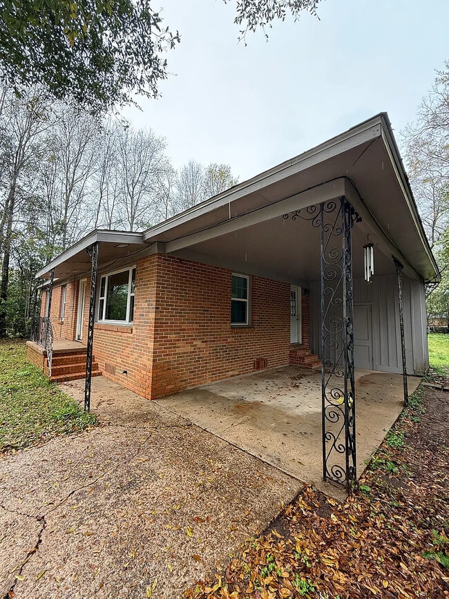 5316 Colonial Cir S