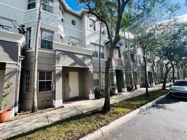 Photo - 3510 Shoma Dr