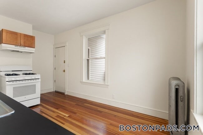 Building Photo - 20 Fairmount St Rental