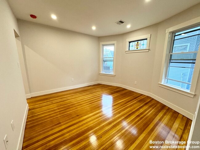 Photo - 147 E Cottage St Unit #1