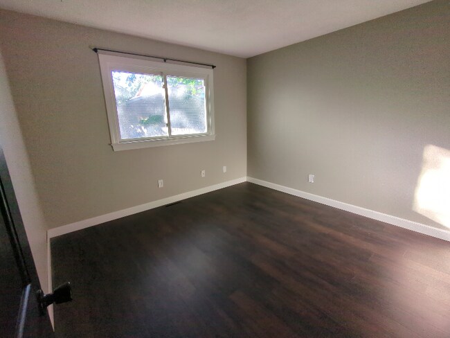 Photo - 1776 Milldrum St