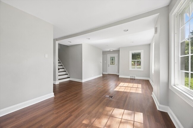 Photo - 334 55th St
