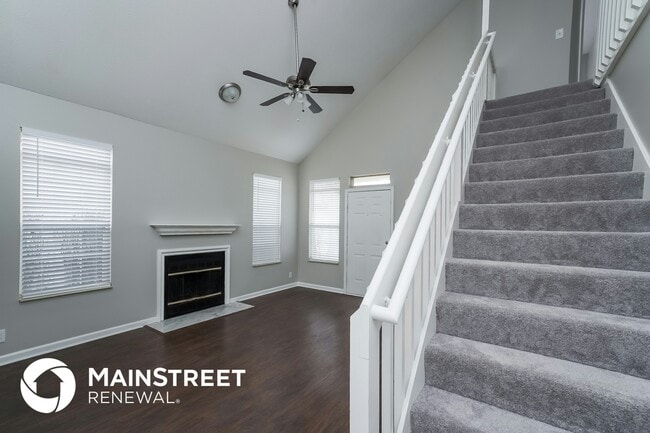 Photo - 922 Bexhill Ct S