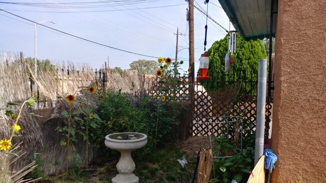 Photo - 1506 Edith Blvd NE