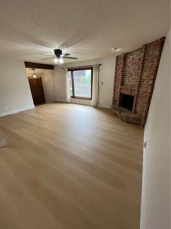 Photo - 1826 Normandy Ln
