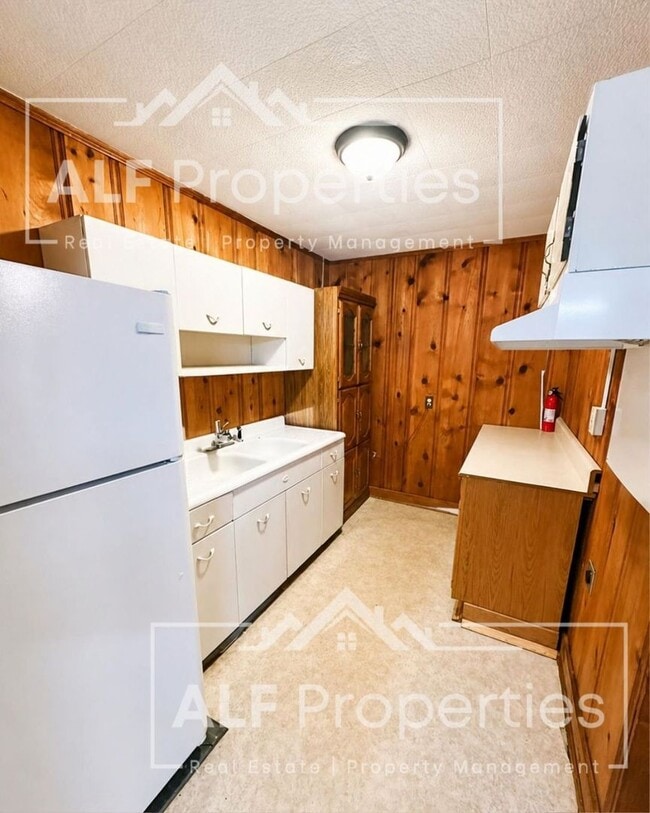 Photo - 2435 Westover Dr