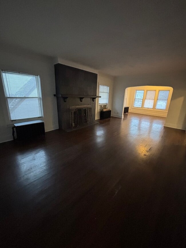 Photo - 1067-1069 Saint Clair Avenue Unit 1069