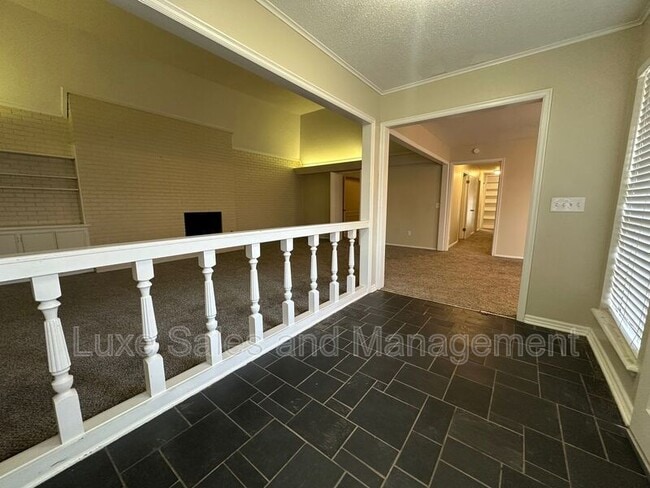 Photo - 2518 NW 62nd St