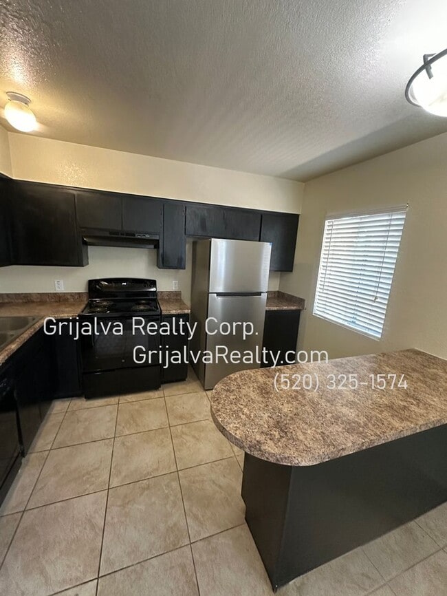 Photo - 1014 E 12th St Unit 1020