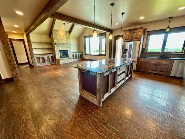 Photo - 4 Bedroom 3 1/2 Bath Home in Belgrade