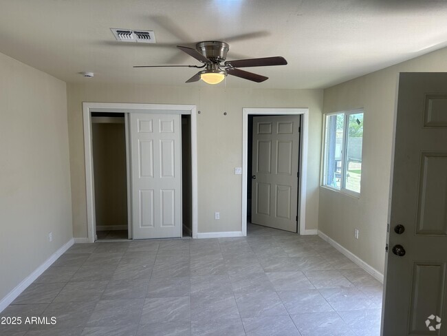 Building Photo - 307 N D St Rental