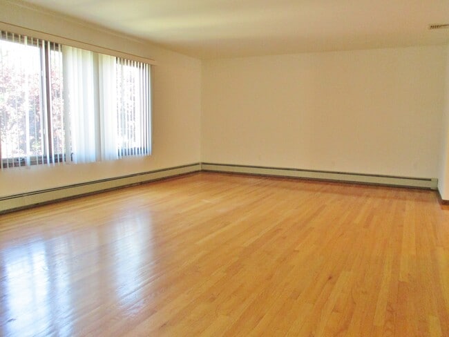 Photo - 362 Wilson Ave Unit 2
