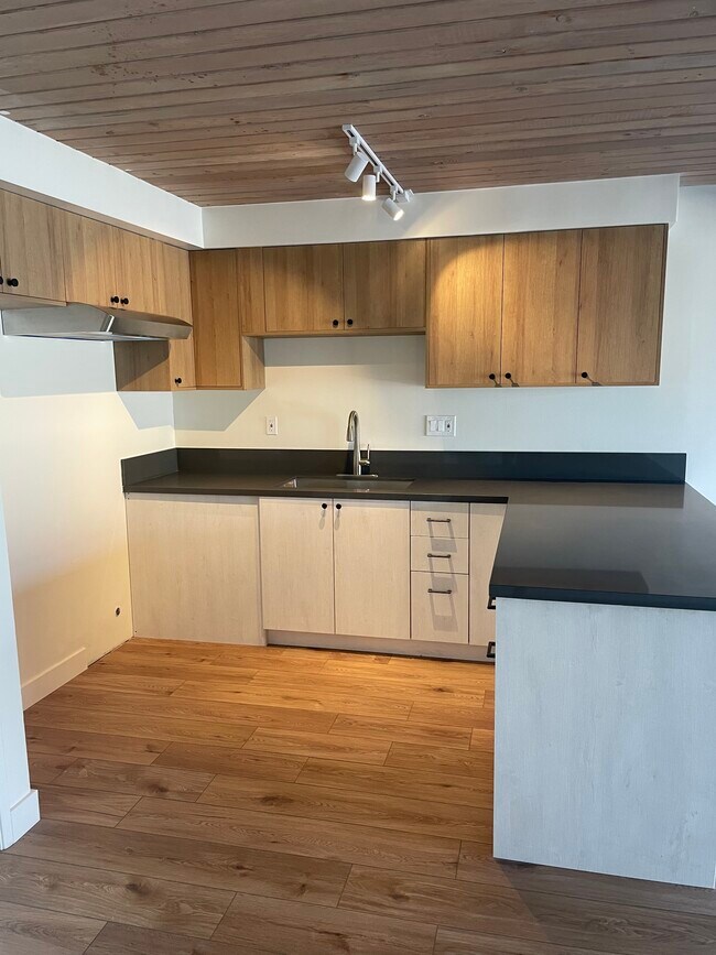 Photo - Cedar Crest Apartments