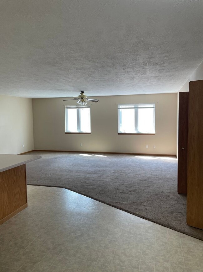 Photo - 1420 E Redwood Blvd
