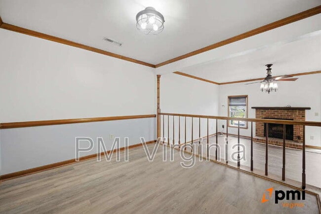 Photo - 202 Stonehall Ct